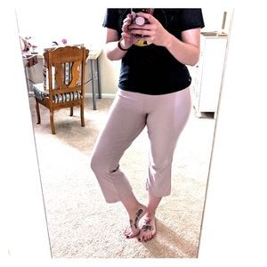 NIKE Dri Fit Capris Lavender Crop Flare Medium